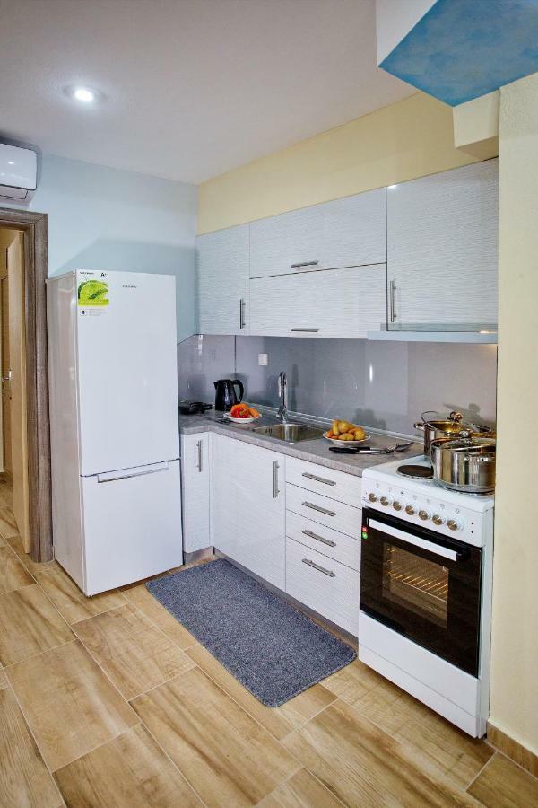 Rent House Karavi Penzion Nea Iraklitsa